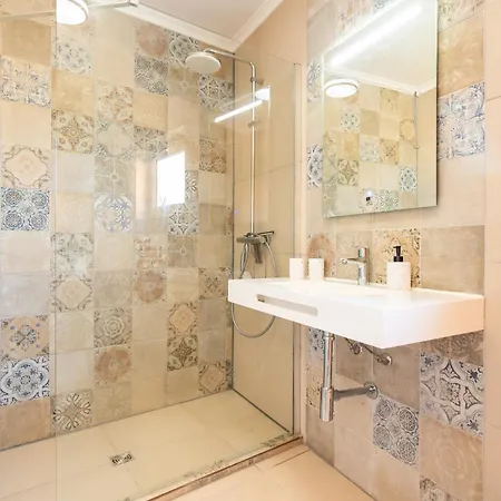 426 Casa Onda Mirabaia * Lagos